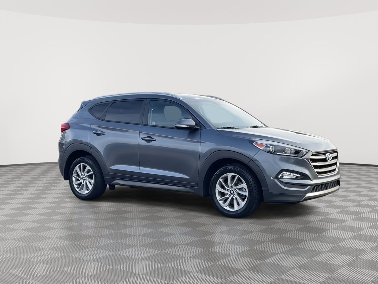 Thumbnail: 2016 Hyundai Tucson - 2