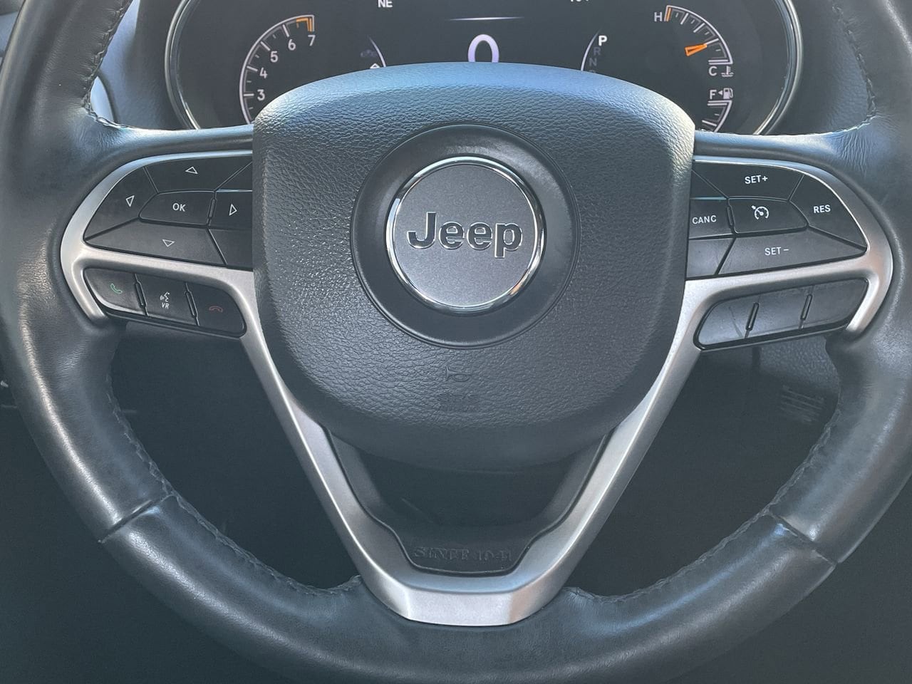 Thumbnail: 2019 Jeep Grand Cherokee - 10