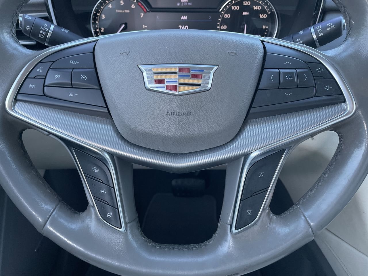 Thumbnail: 2020 Cadillac XT5 - 10