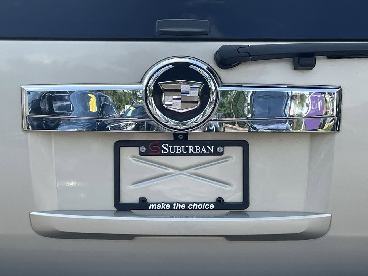 Thumbnail: 2010 Cadillac Escalade - 43