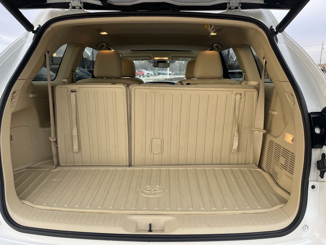 Thumbnail: 2019 Toyota Highlander - 17