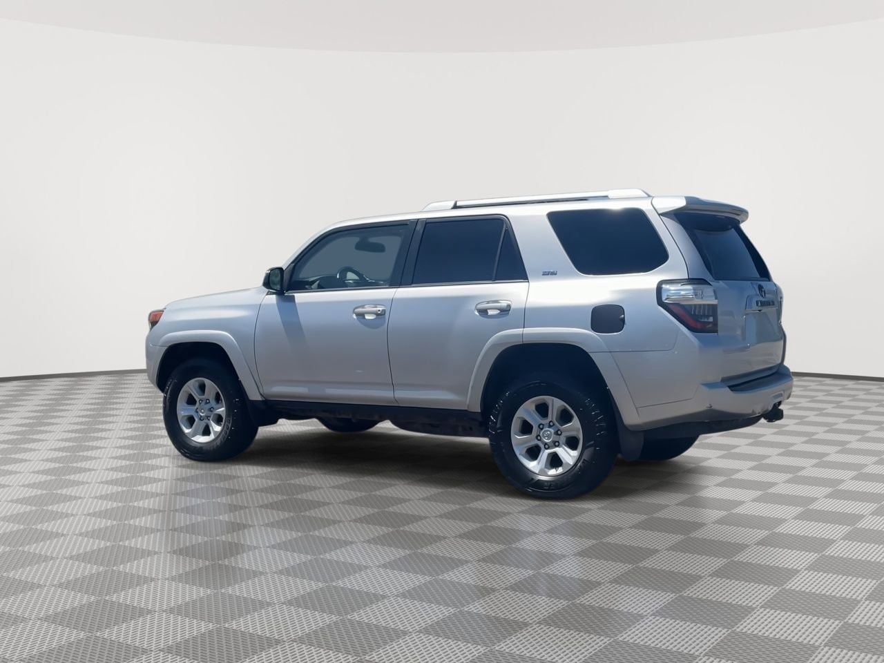 Thumbnail: 2014 Toyota 4Runner - 6
