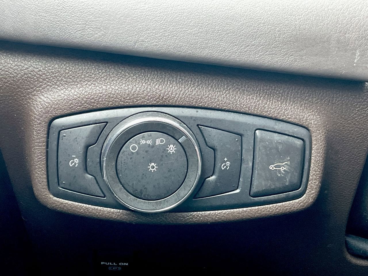 Thumbnail: 2017 Lincoln MKC - 31