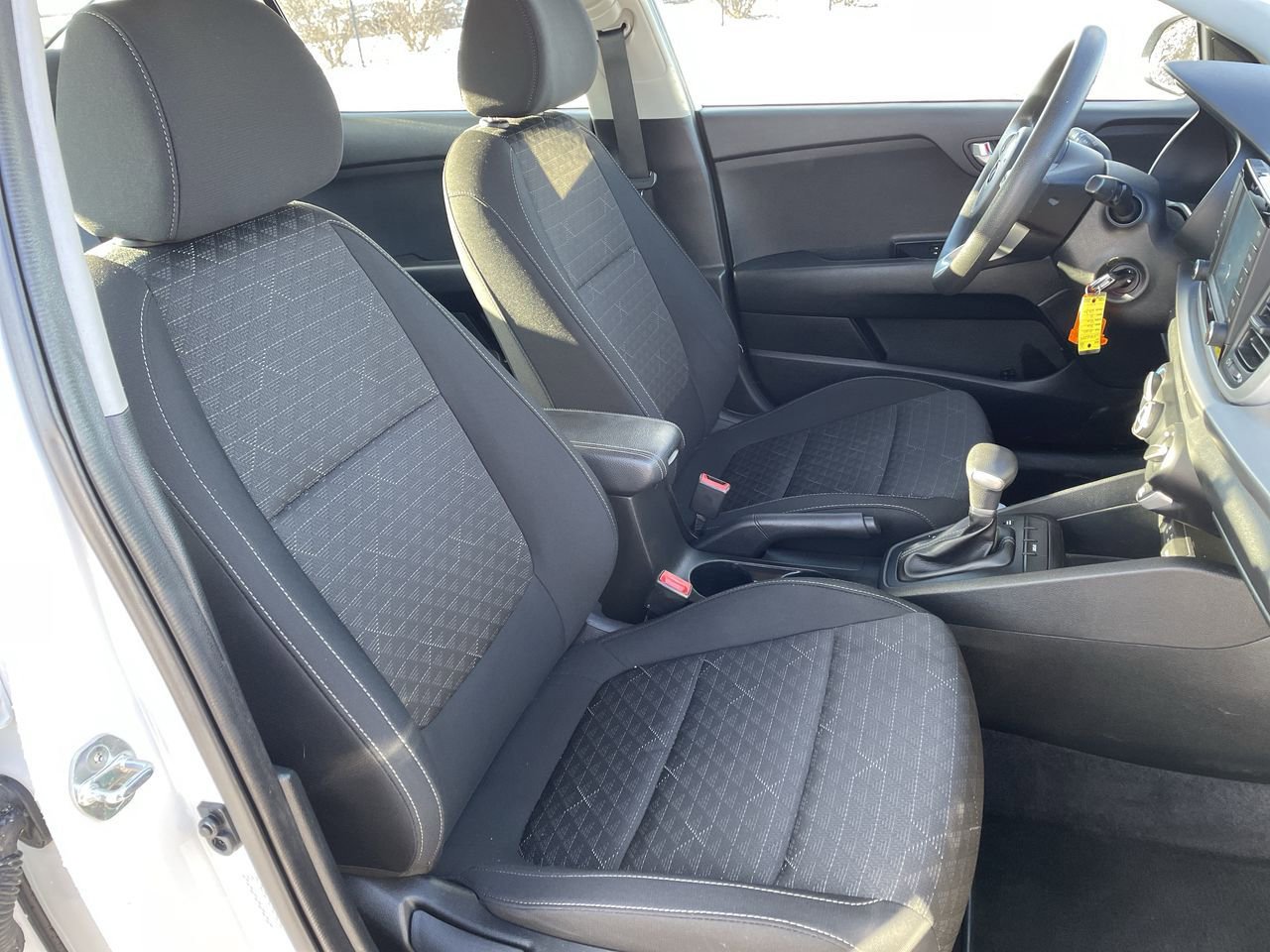 Thumbnail: 2020 Kia Rio - 14