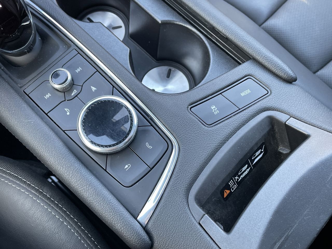 Thumbnail: 2021 Cadillac XT5 - 32