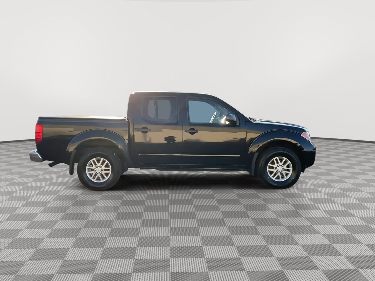 Thumbnail: 2015 Nissan Frontier - 9