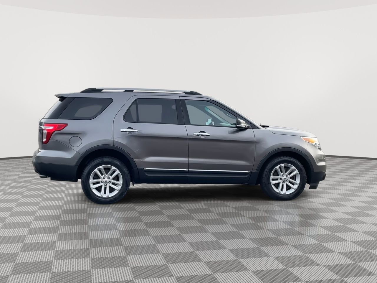 Thumbnail: 2014 Ford Explorer - 9
