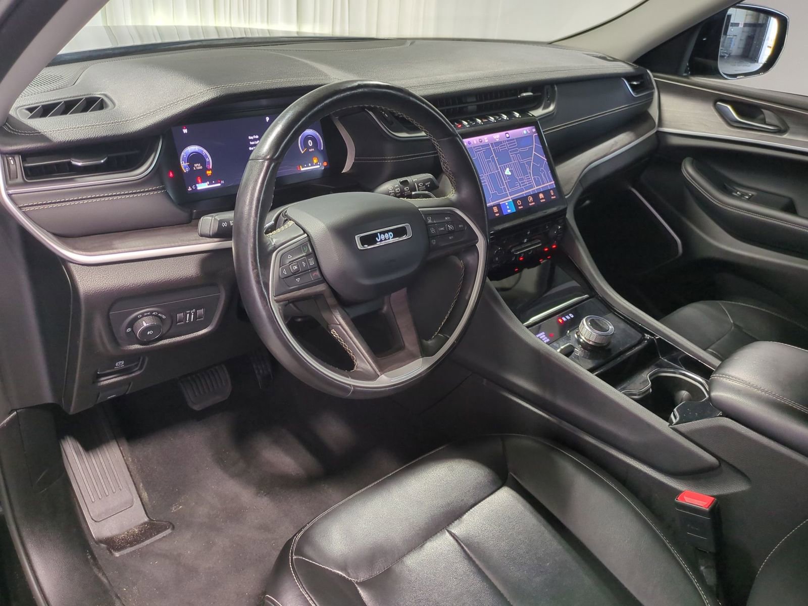 Thumbnail: 2022 Jeep Grand Cherokee L - 10