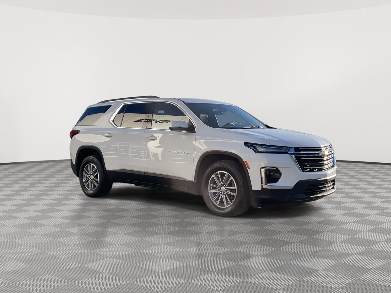 2023 Chevrolet Traverse photo 2