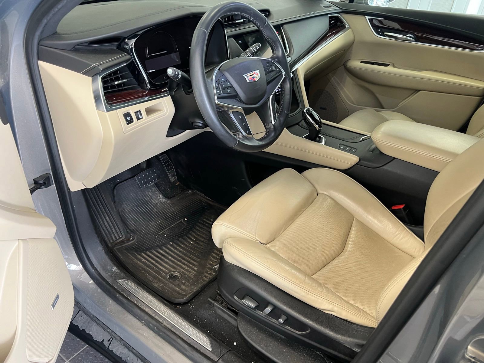 Thumbnail: 2017 Cadillac XT5 - 5