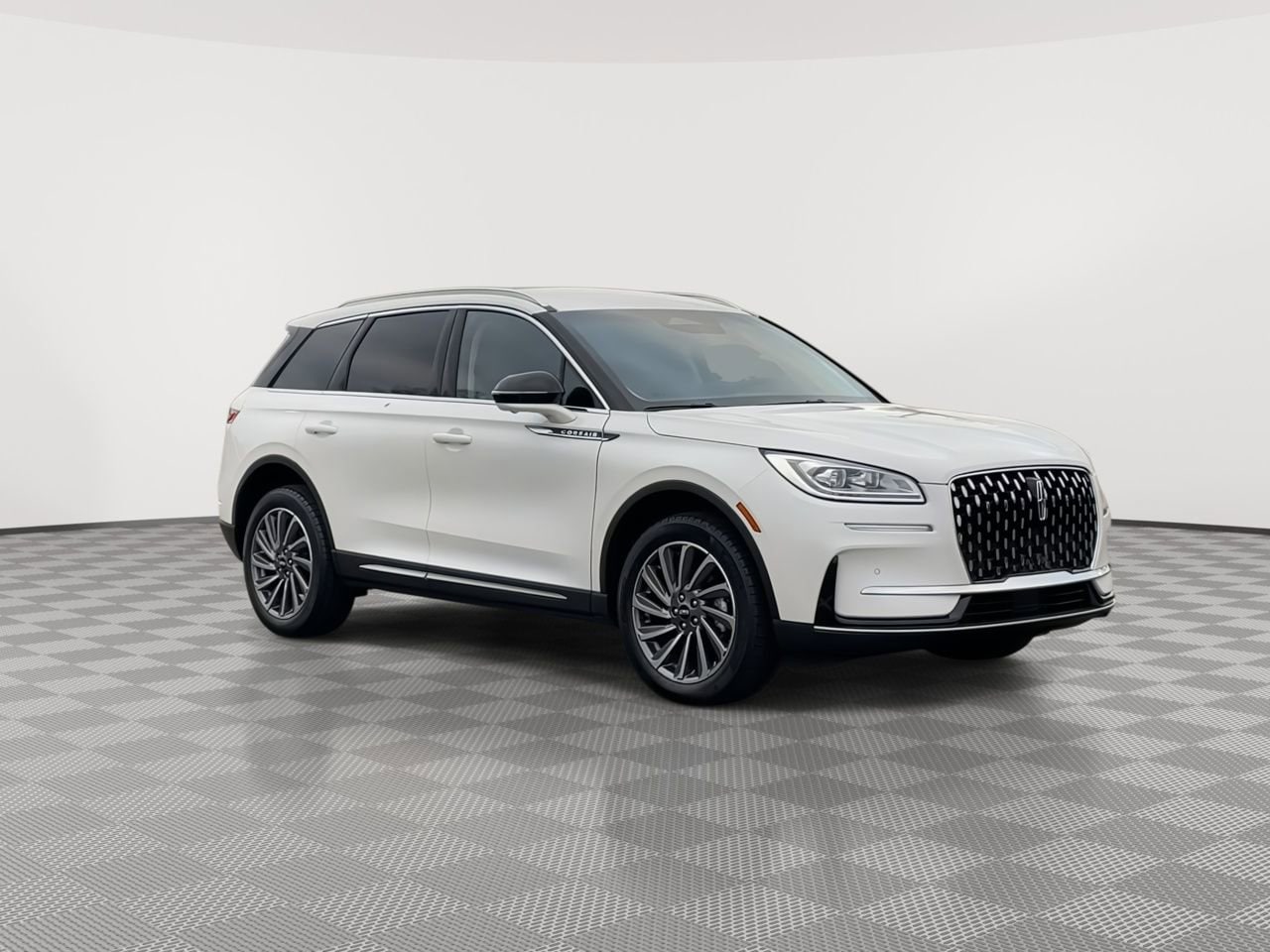 Thumbnail: 2023 Lincoln Corsair - 2