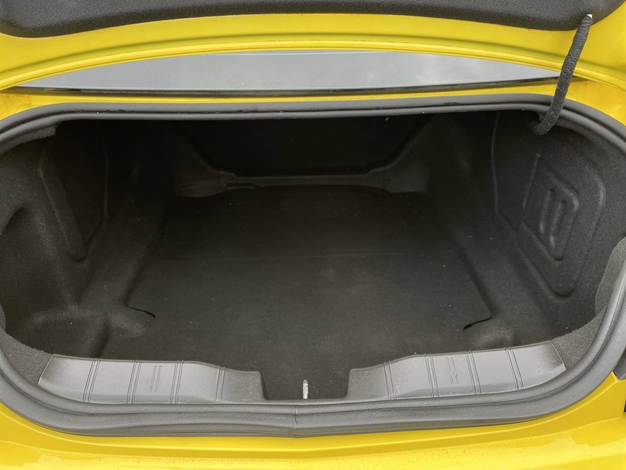 Thumbnail: 2018 Chevrolet Camaro - 17