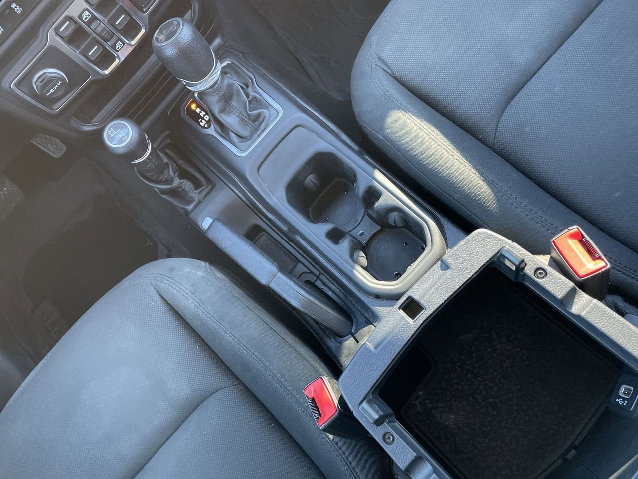 Thumbnail: 2019 Jeep Wrangler - 24