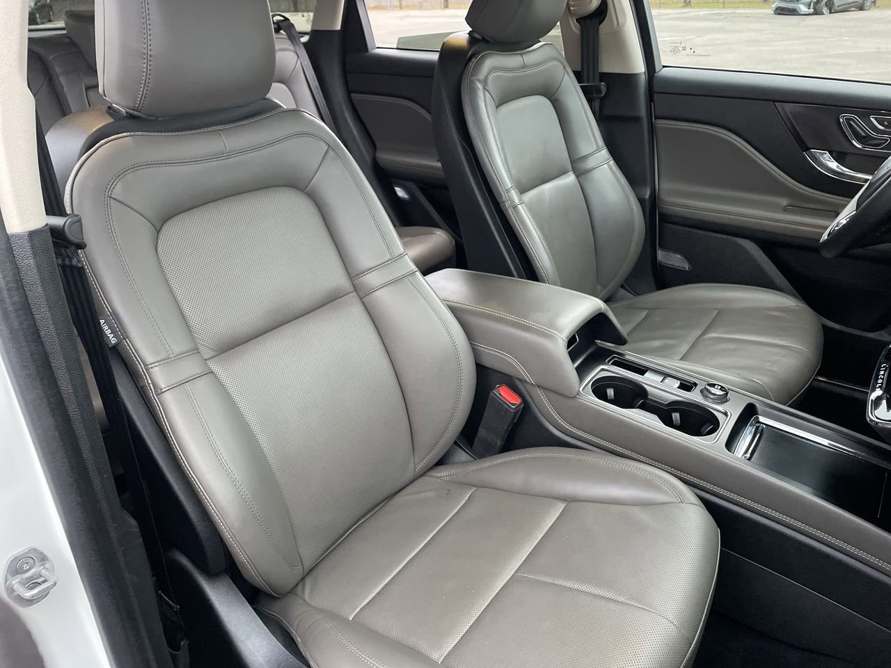 Thumbnail: 2023 Lincoln Corsair - 14