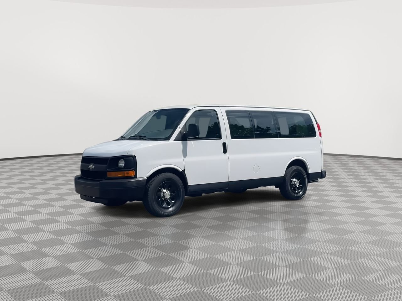 Thumbnail: 2014 Chevrolet Express - 4