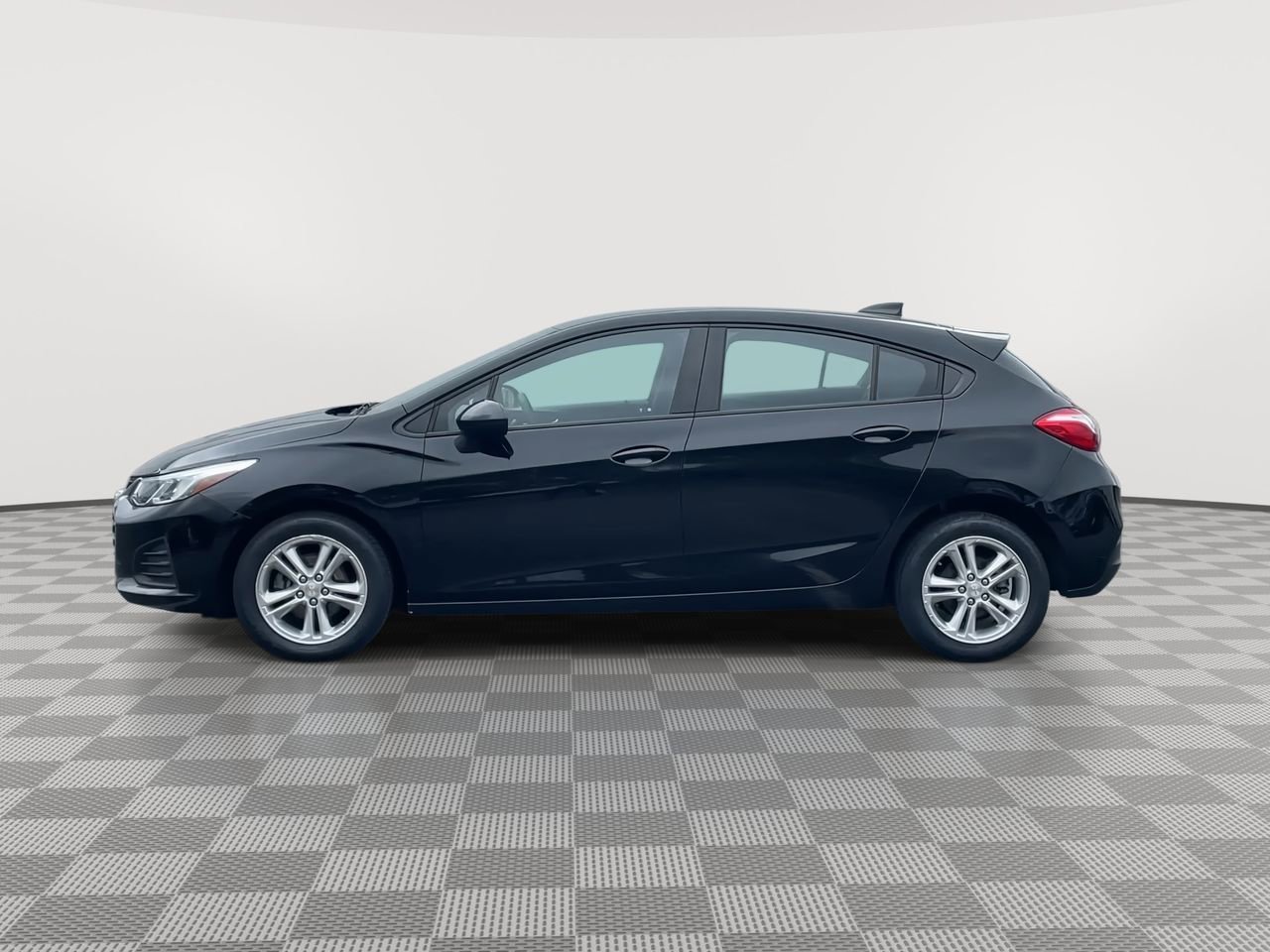 Thumbnail: 2019 Chevrolet Cruze - 5