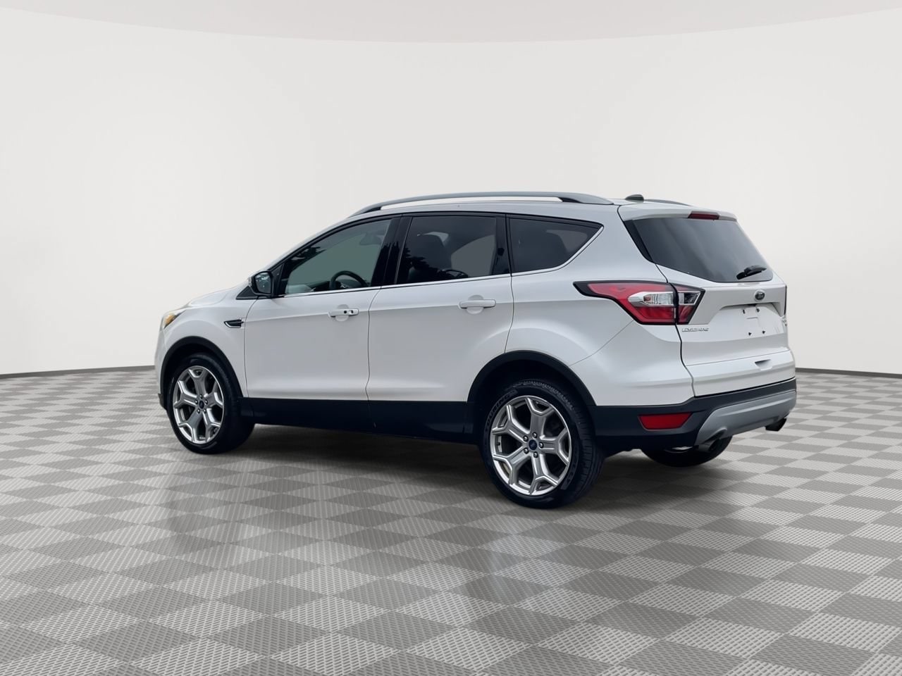 Thumbnail: 2017 Ford Escape - 6