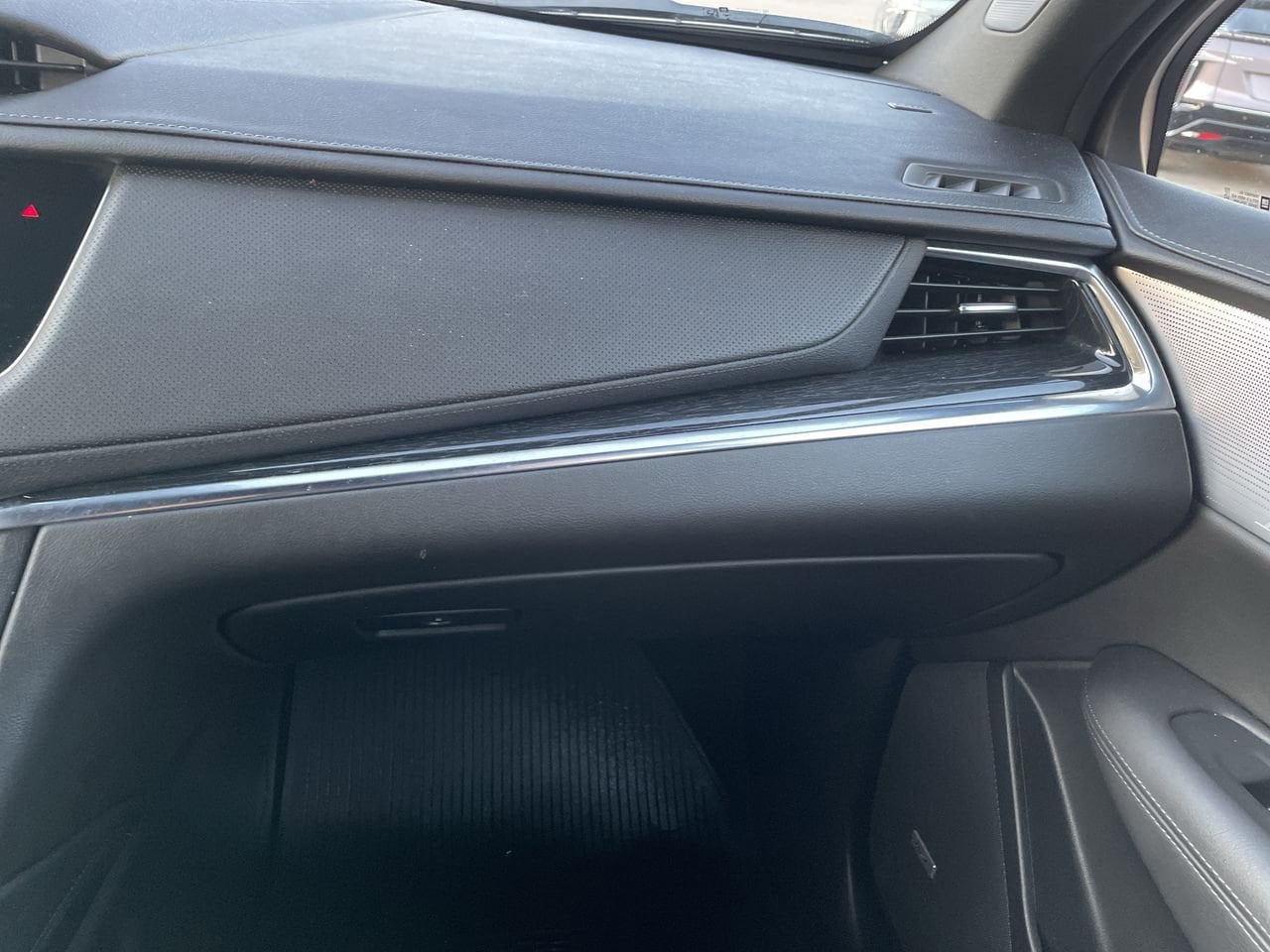 Thumbnail: 2023 Cadillac XT5 - 16