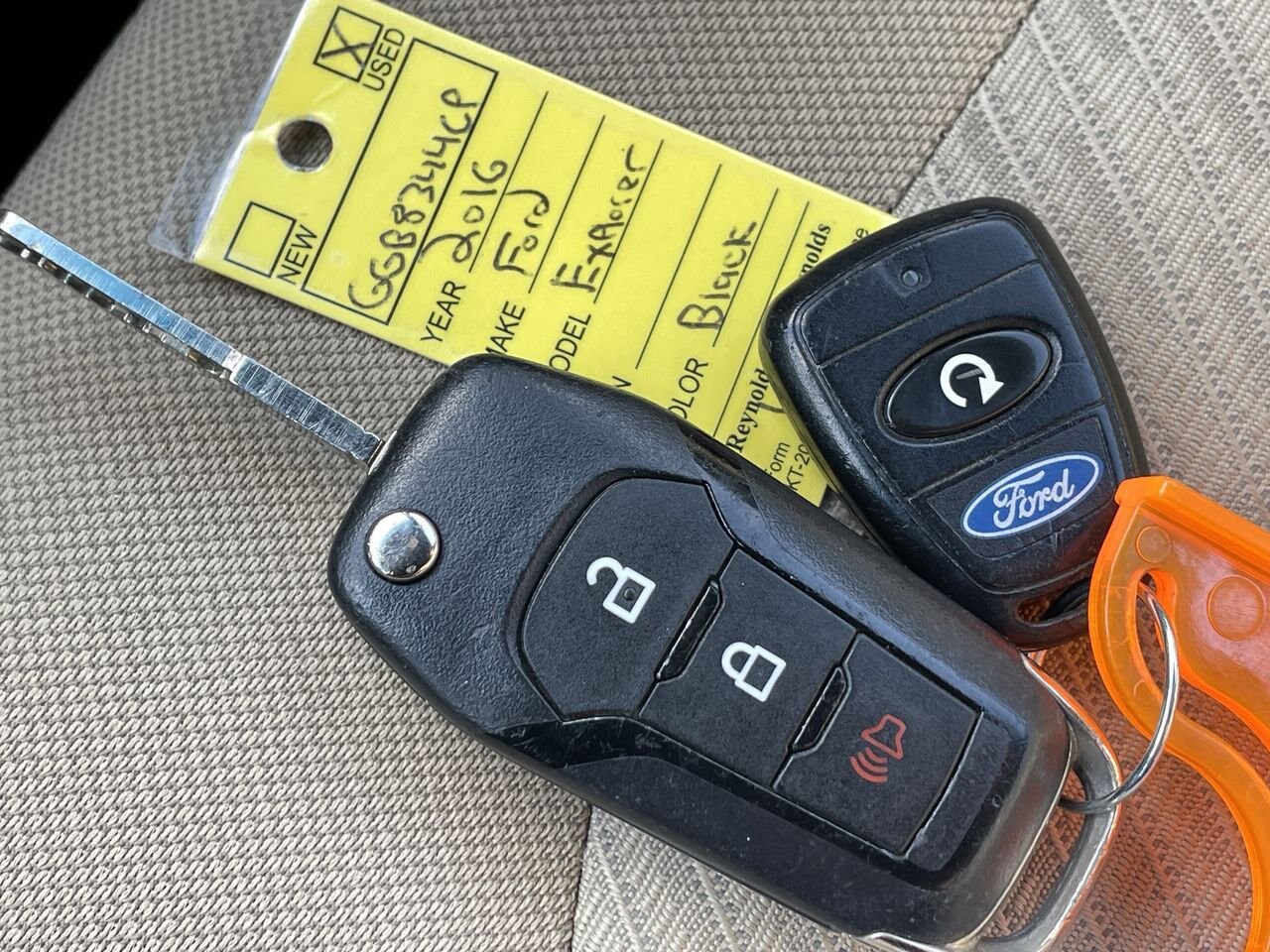 Thumbnail: 2016 Ford Explorer - 28