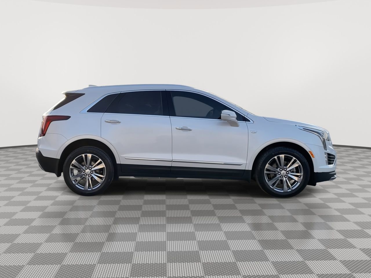 Thumbnail: 2024 Cadillac XT5 - 9