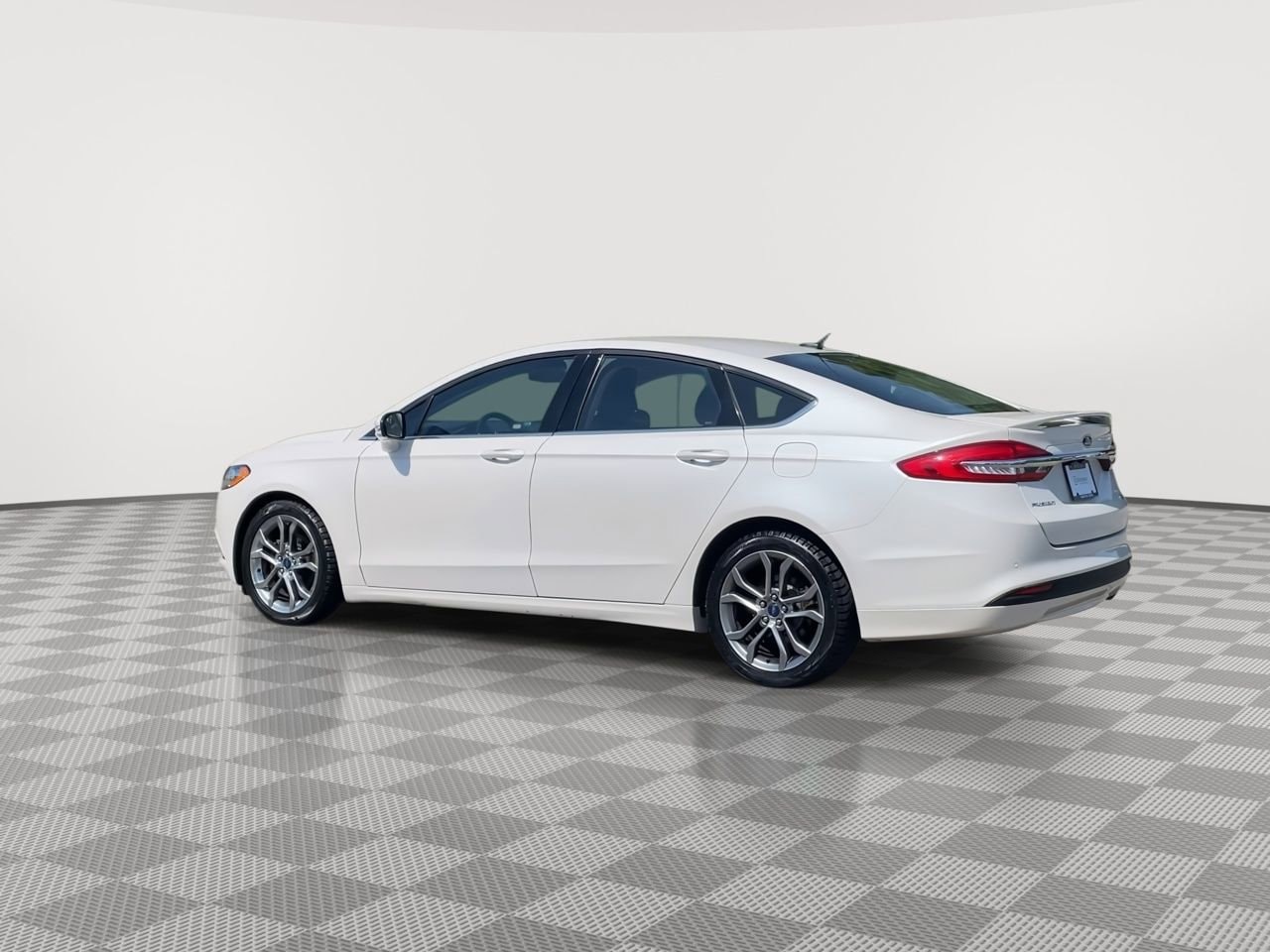 Thumbnail: 2017 Ford Fusion - 6
