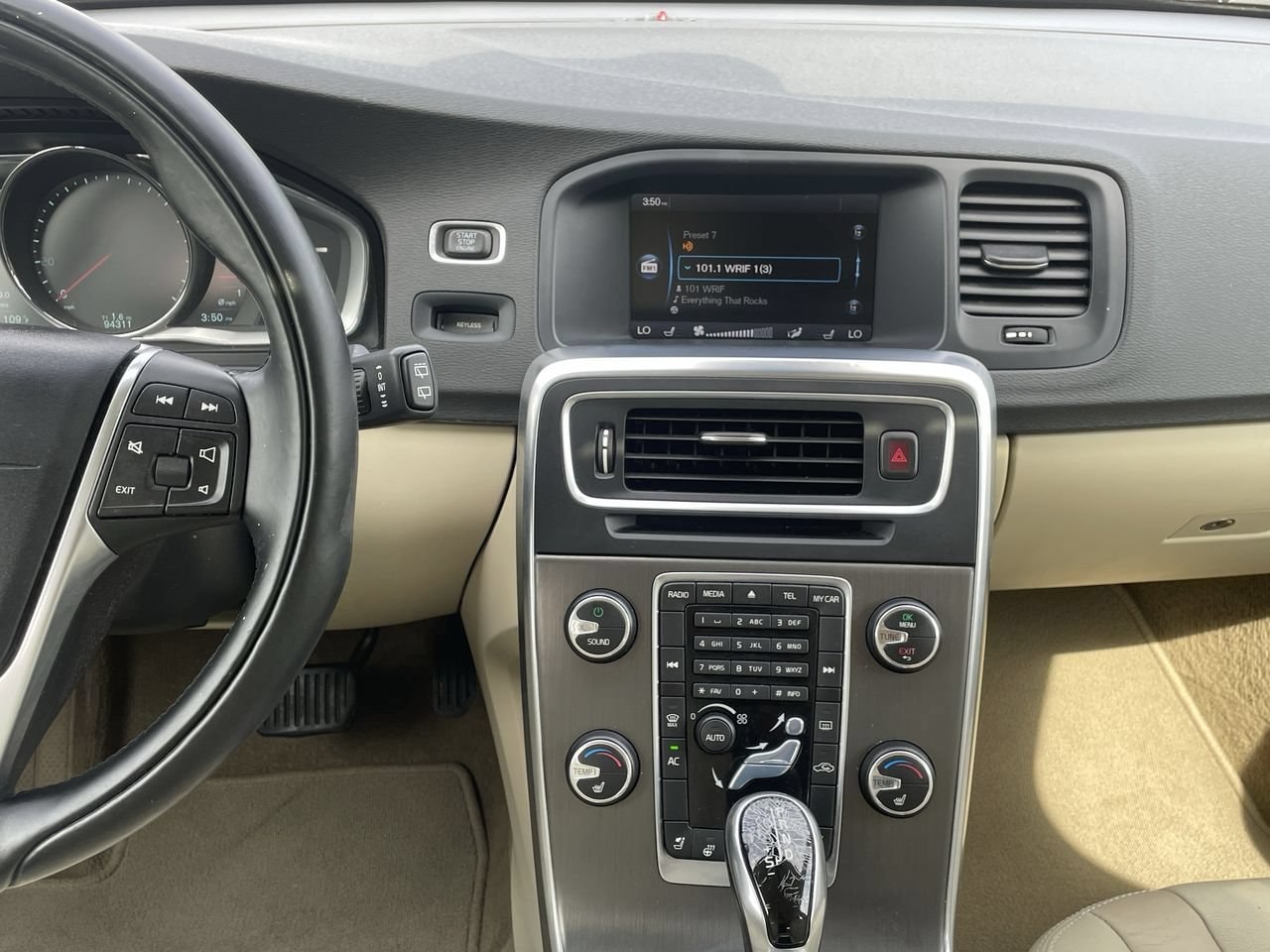 Thumbnail: 2015 Volvo V60 - 13