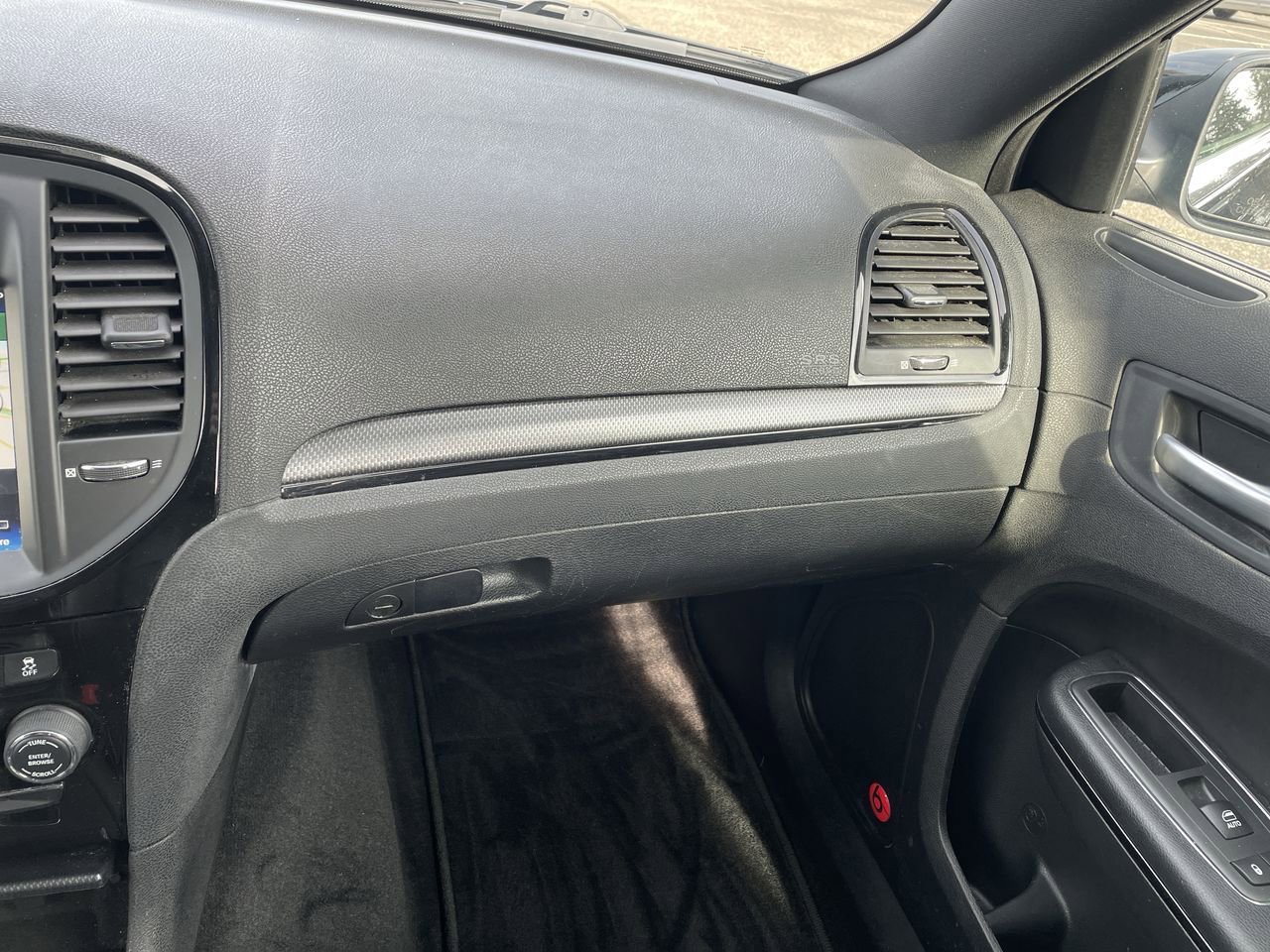 Thumbnail: 2013 Chrysler 300 - 16