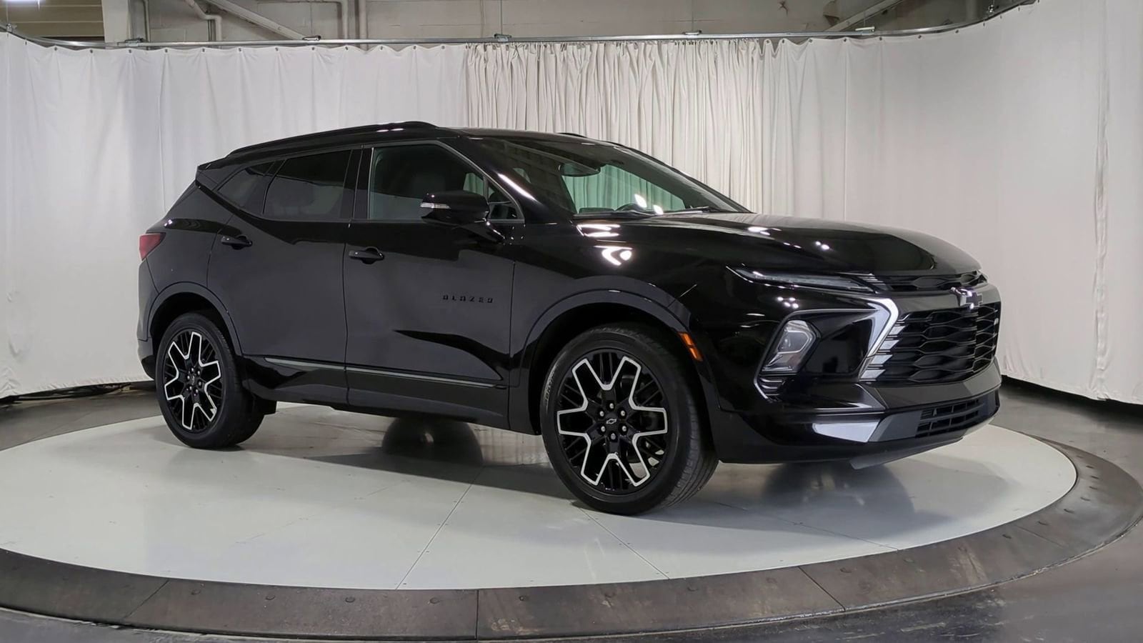 Thumbnail: 2023 Chevrolet Blazer - 2
