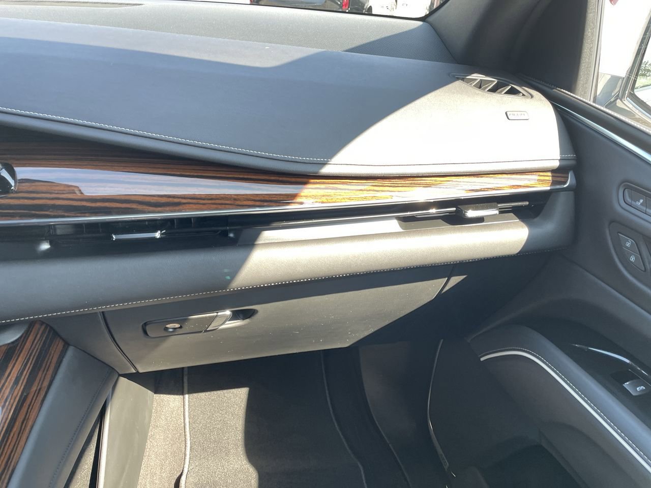 Thumbnail: 2022 Cadillac Escalade - 16