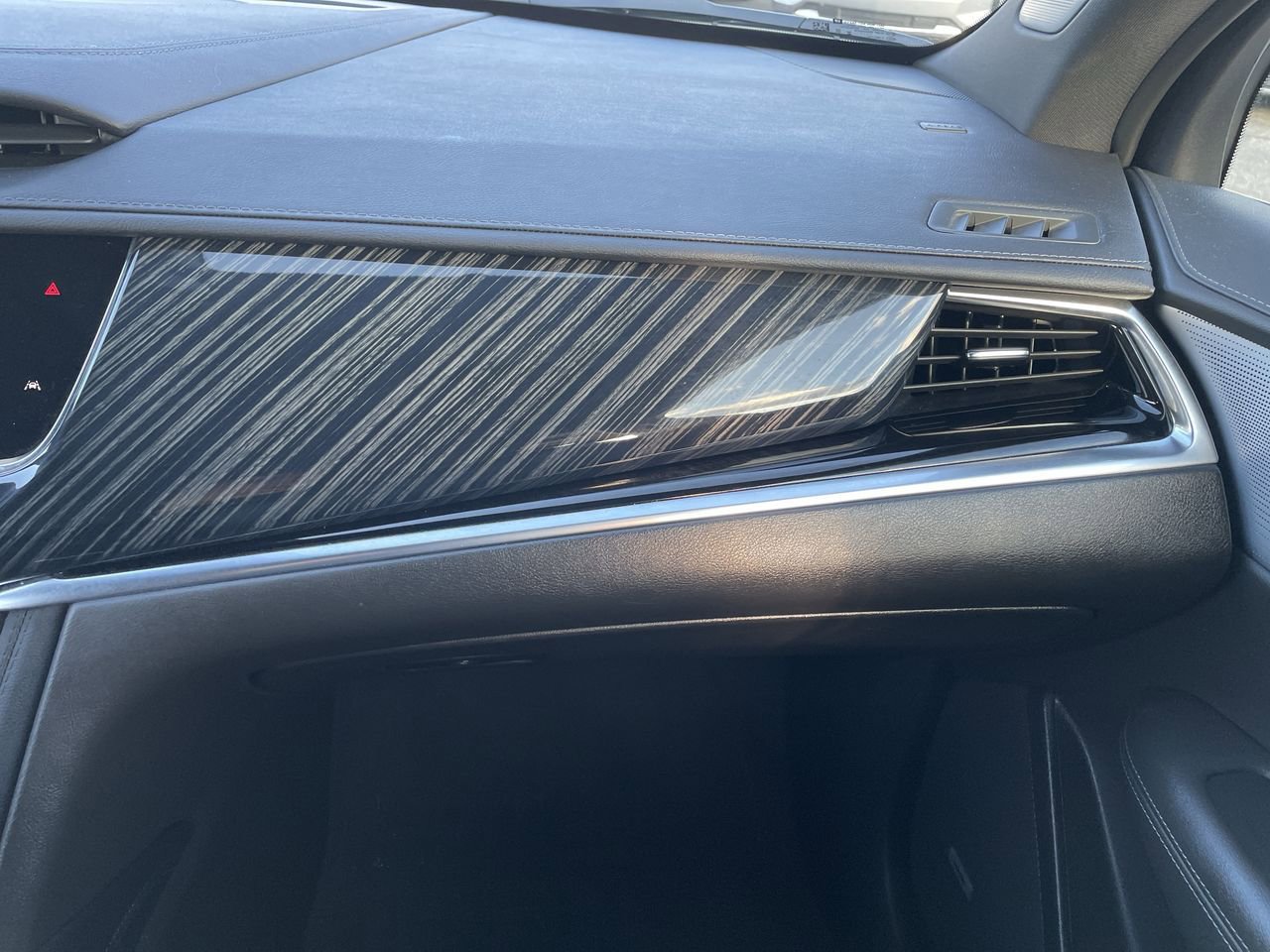 Thumbnail: 2024 Cadillac XT6 - 16