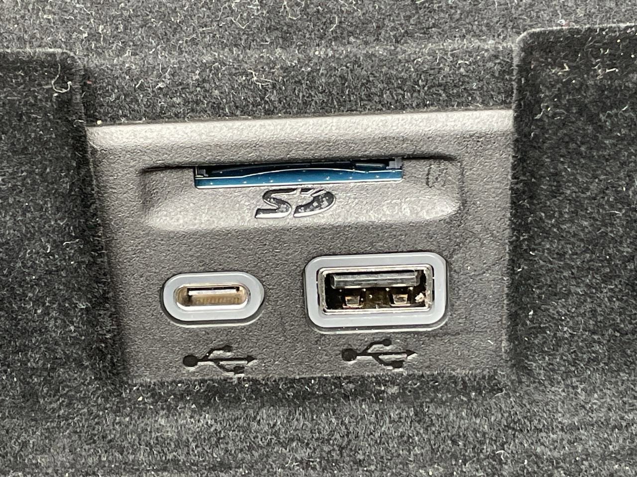 Thumbnail: 2021 Cadillac XT6 - 27