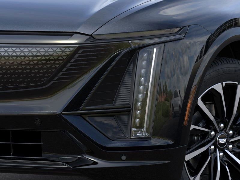 2025 Cadillac Lyriq Sport 1 10