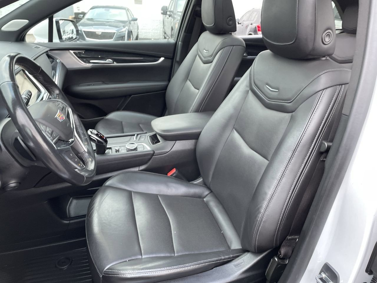 Thumbnail: 2023 Cadillac XT5 - 12