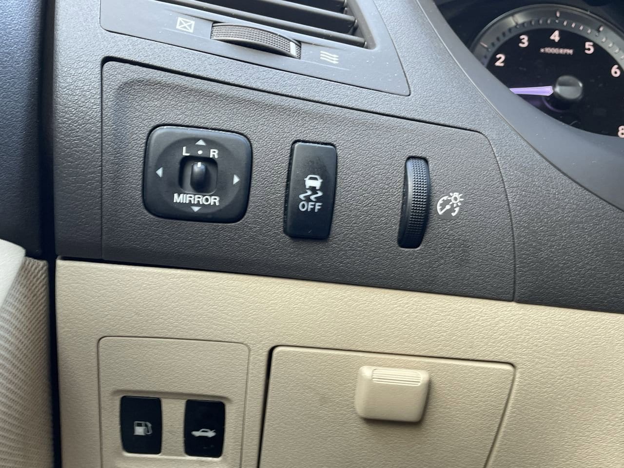 Thumbnail: 2012 Lexus ES - 25