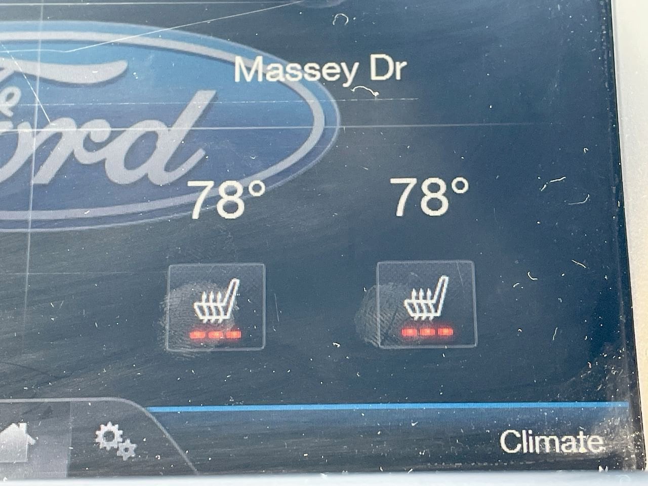 Thumbnail: 2014 Ford Taurus - 21