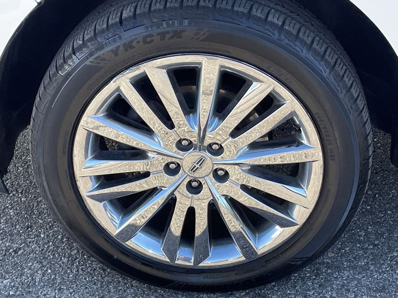 Thumbnail: 2015 Lincoln MKX - 38