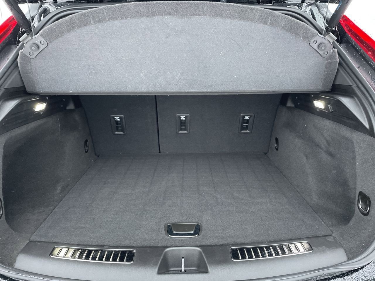 Thumbnail: 2023 Cadillac XT4 - 17