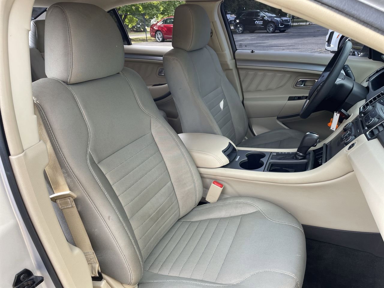 Thumbnail: 2015 Ford Taurus - 14