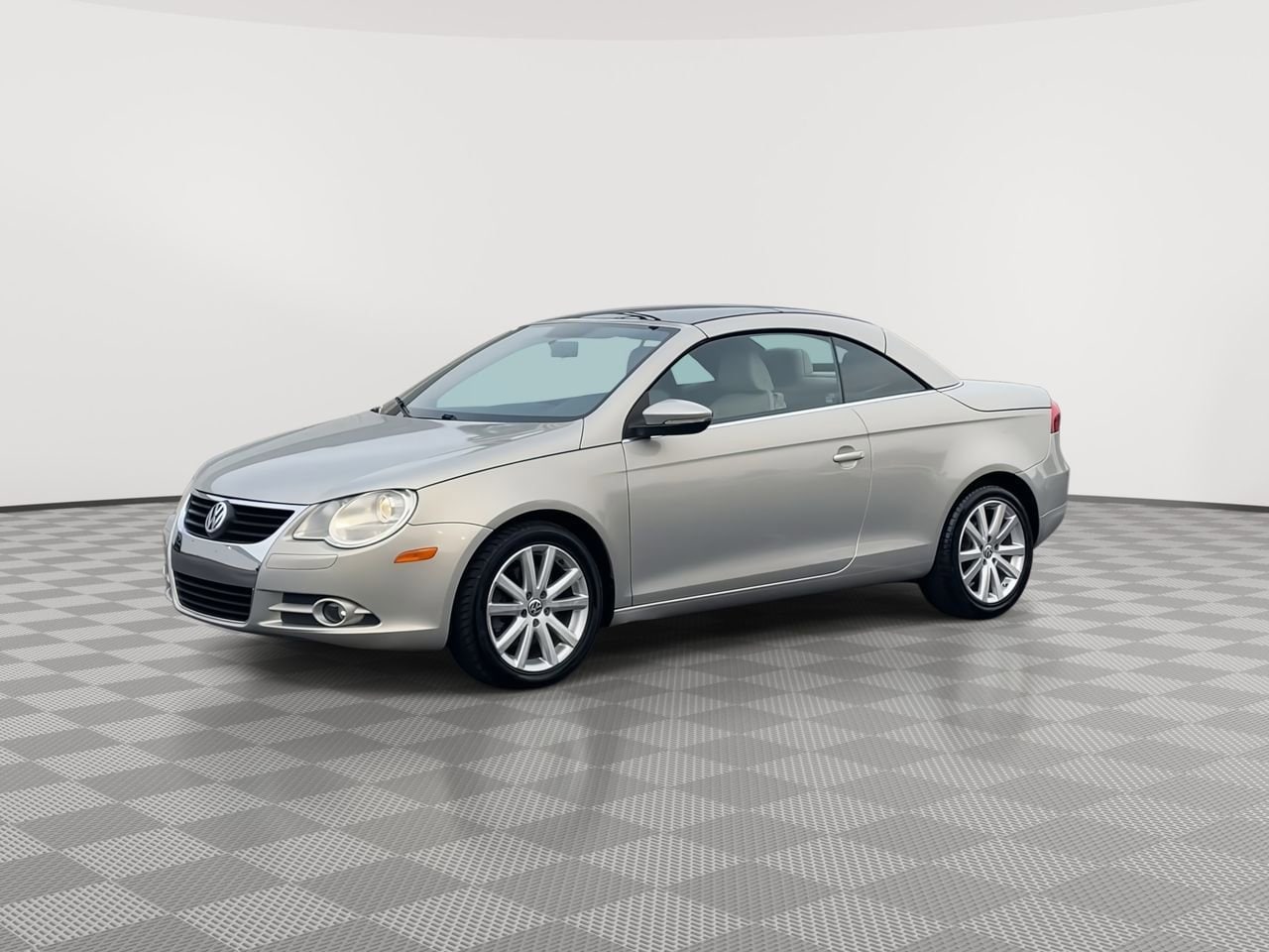 Thumbnail: 2010 Volkswagen Eos - 4