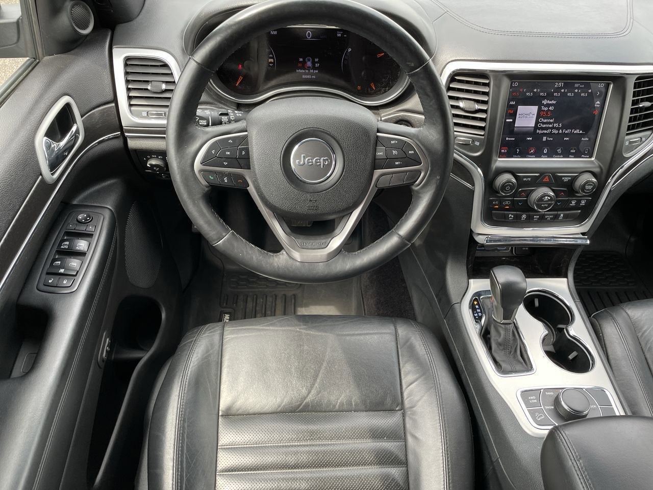 Thumbnail: 2018 Jeep Grand Cherokee - 11