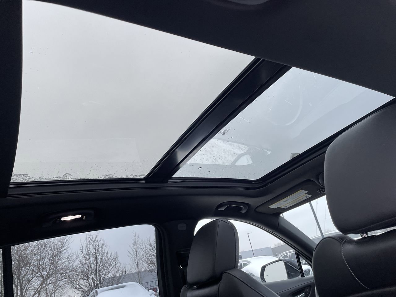 Thumbnail: 2023 Cadillac XT4 - 21