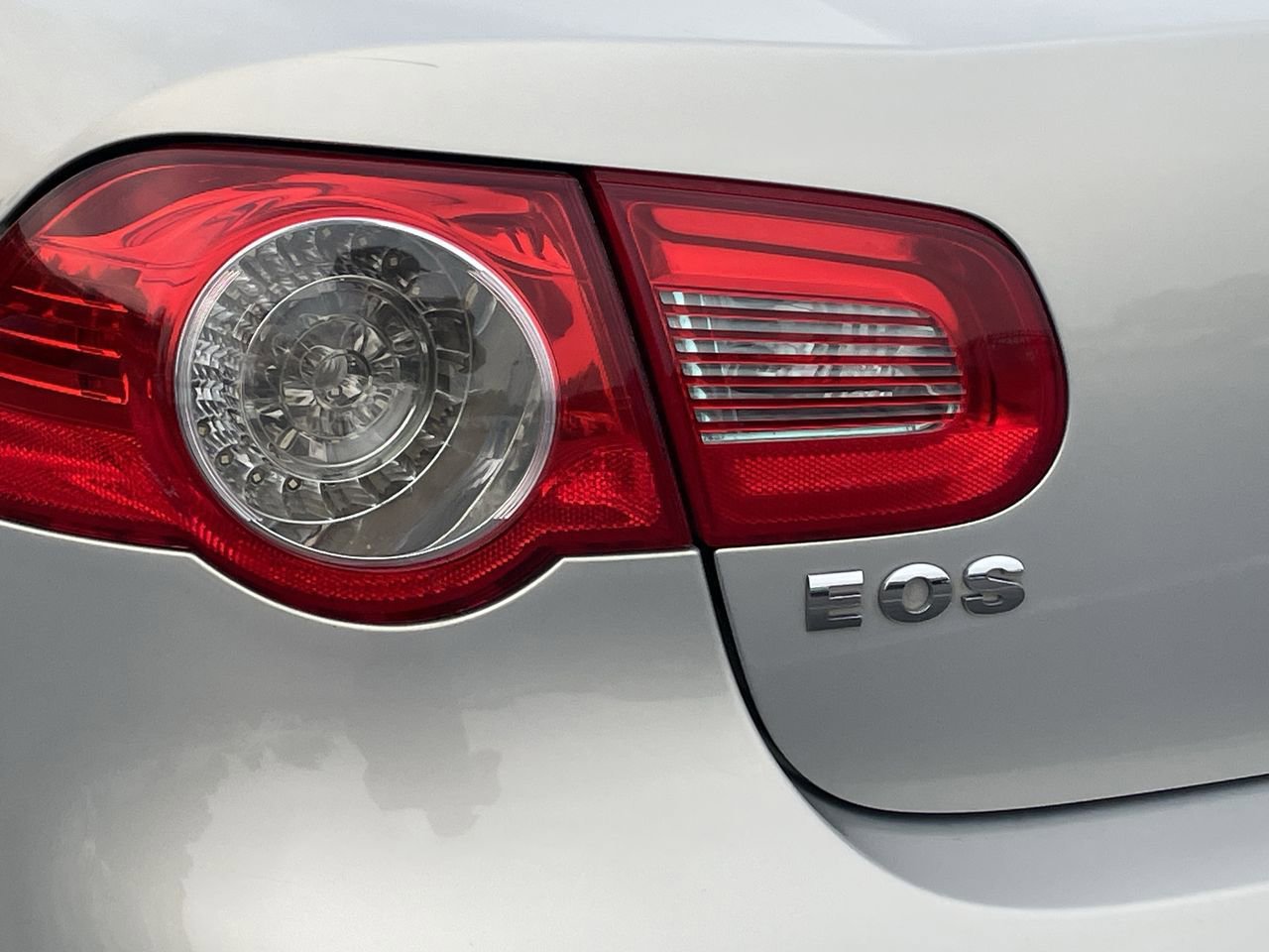 Thumbnail: 2010 Volkswagen Eos - 34