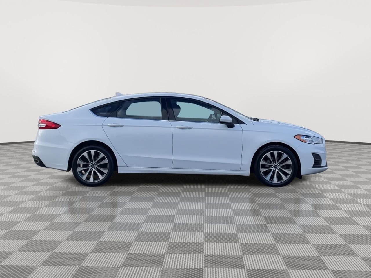 Thumbnail: 2020 Ford Fusion - 9