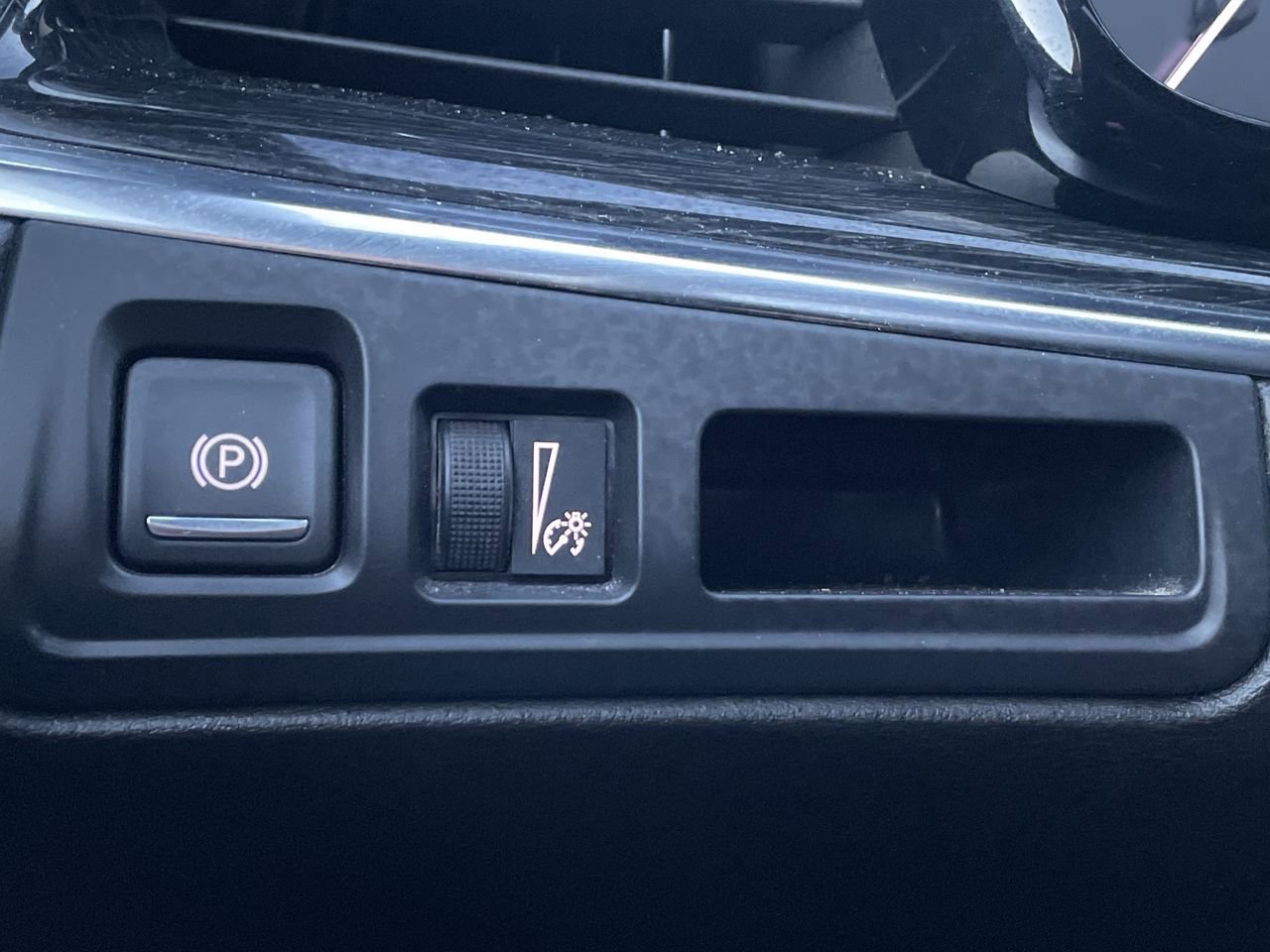 Thumbnail: 2020 Cadillac XT5 - 30