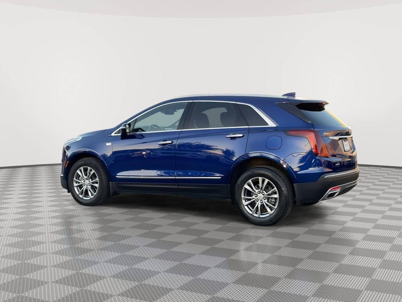 Thumbnail: 2023 Cadillac XT5 - 6