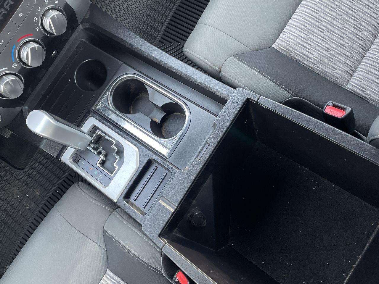 Thumbnail: 2015 Toyota Tundra - 21