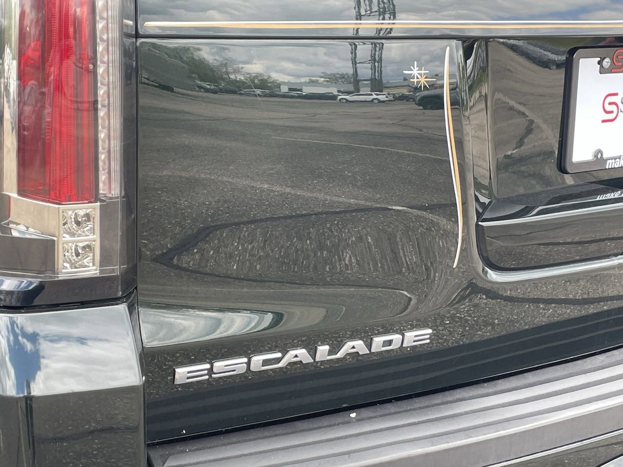 Thumbnail: 2016 Cadillac Escalade - 44