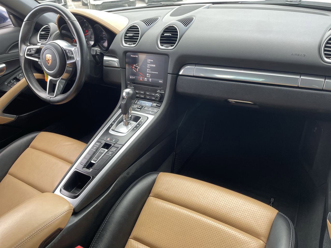 Thumbnail: 2017 Porsche 718 Boxster - 22