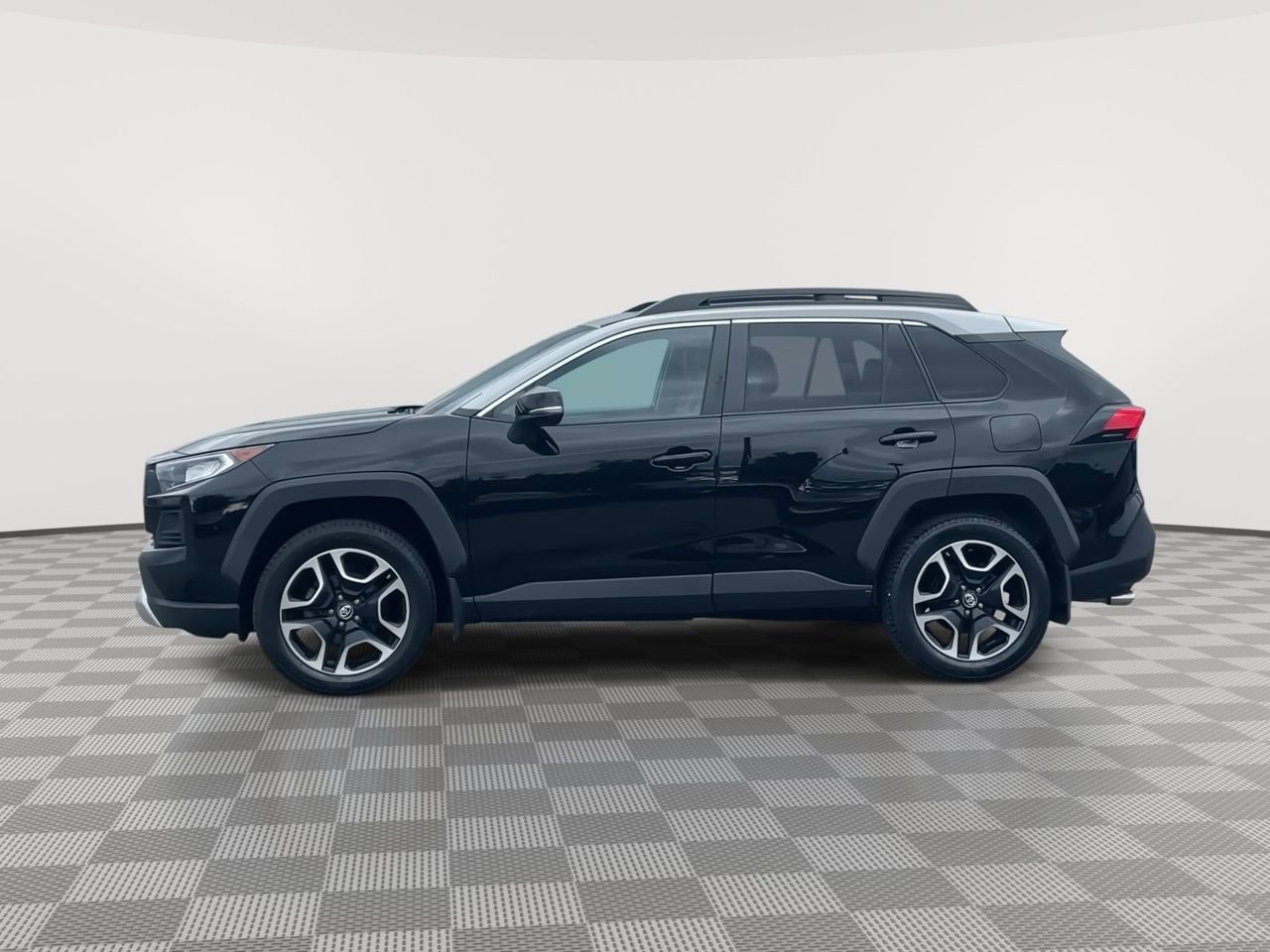 Thumbnail: 2019 Toyota RAV4 - 5