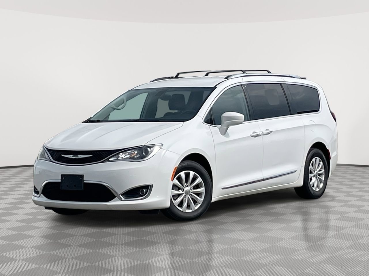 2019 Chrysler Pacifica Touring L -
                  Plymouth, MI